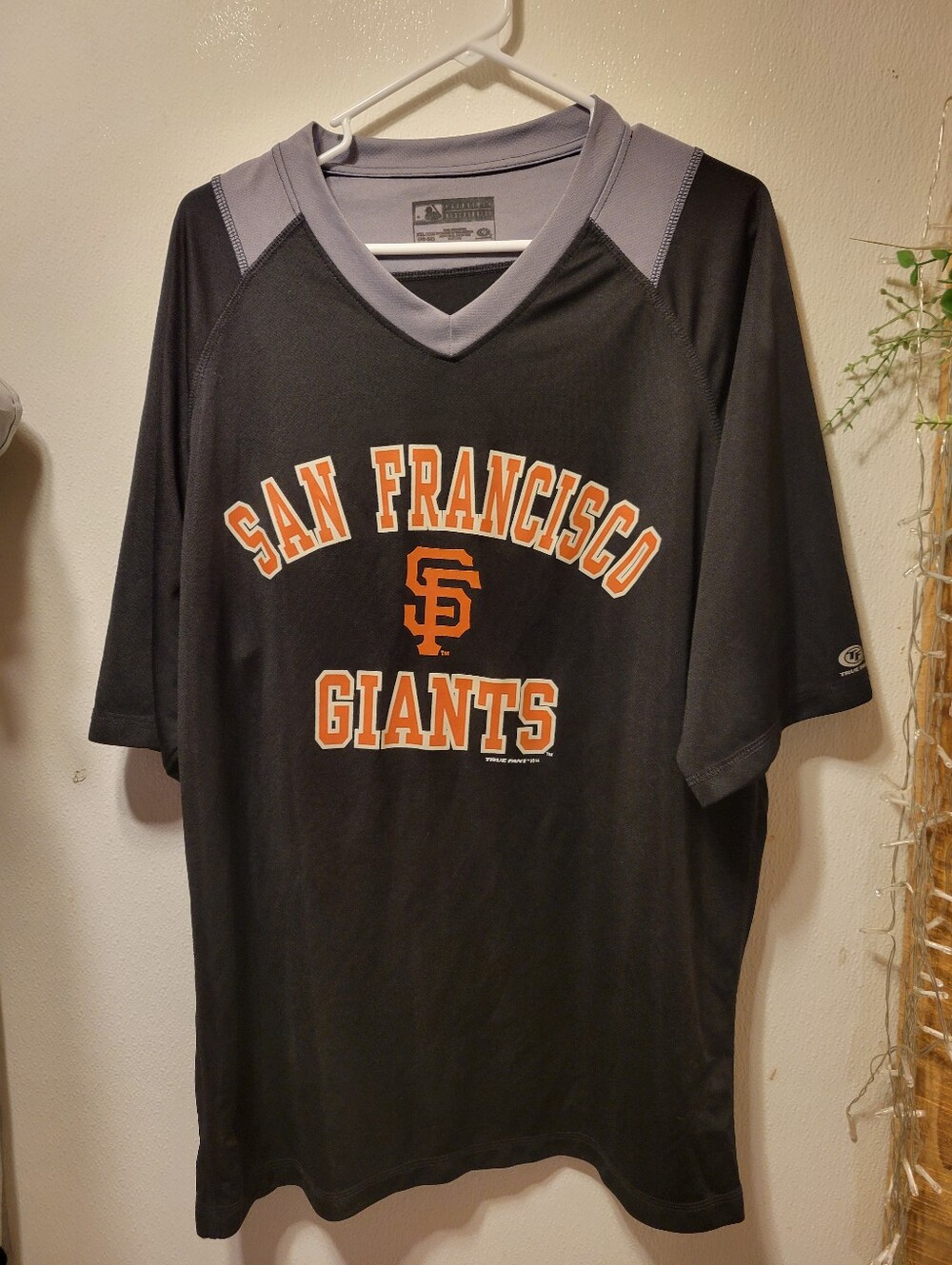 San Francisco Giants Black Tee with Orange Logo and Gray Trim XXL